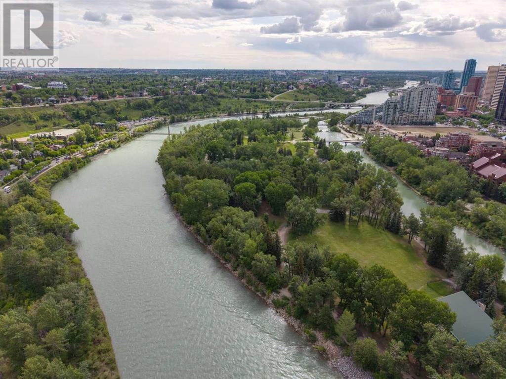 Single Family House for Sale in   Avenue NW Sunnyside Calgary 
