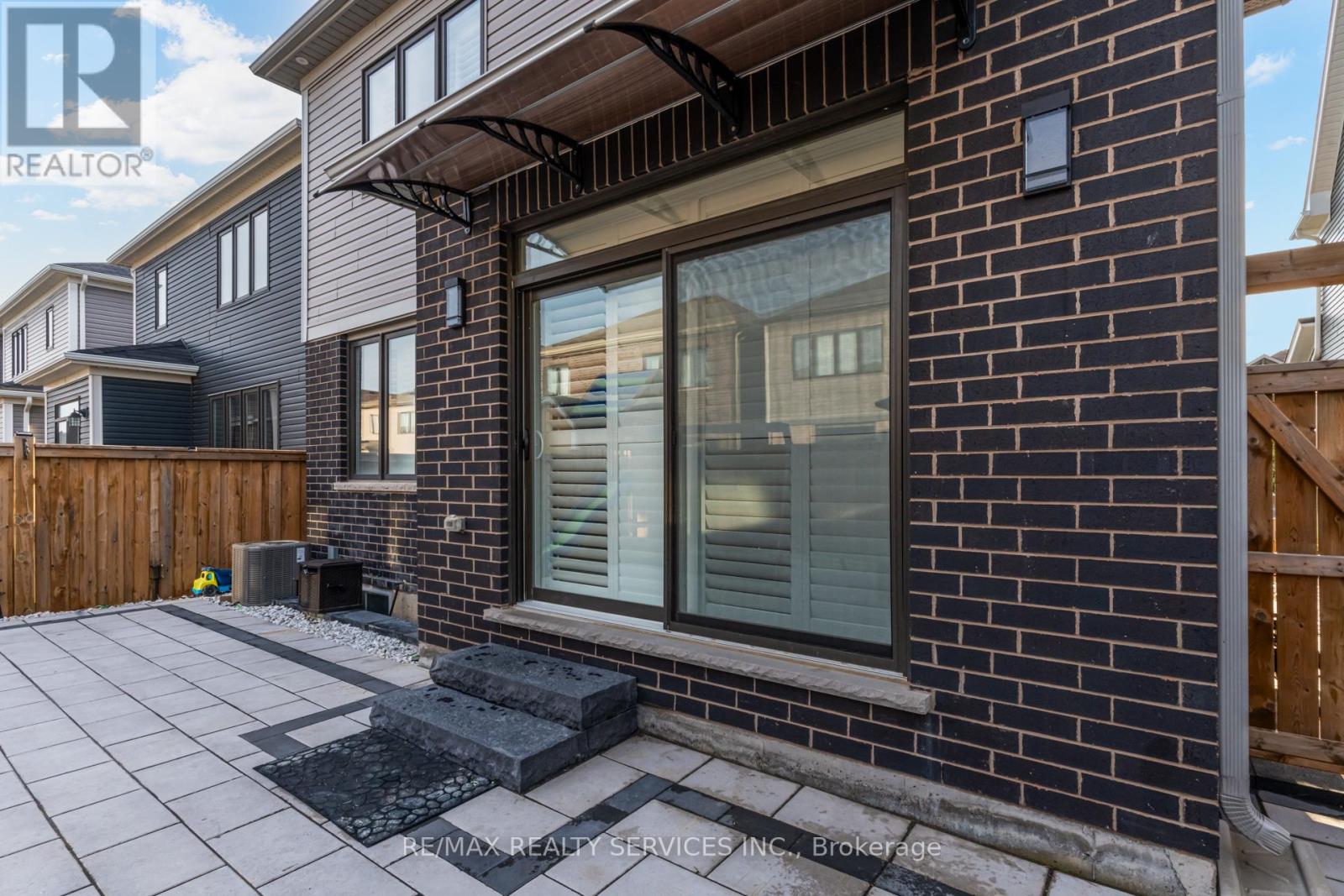 Photo 8 of 18 Lise Lane, Haldimand ON