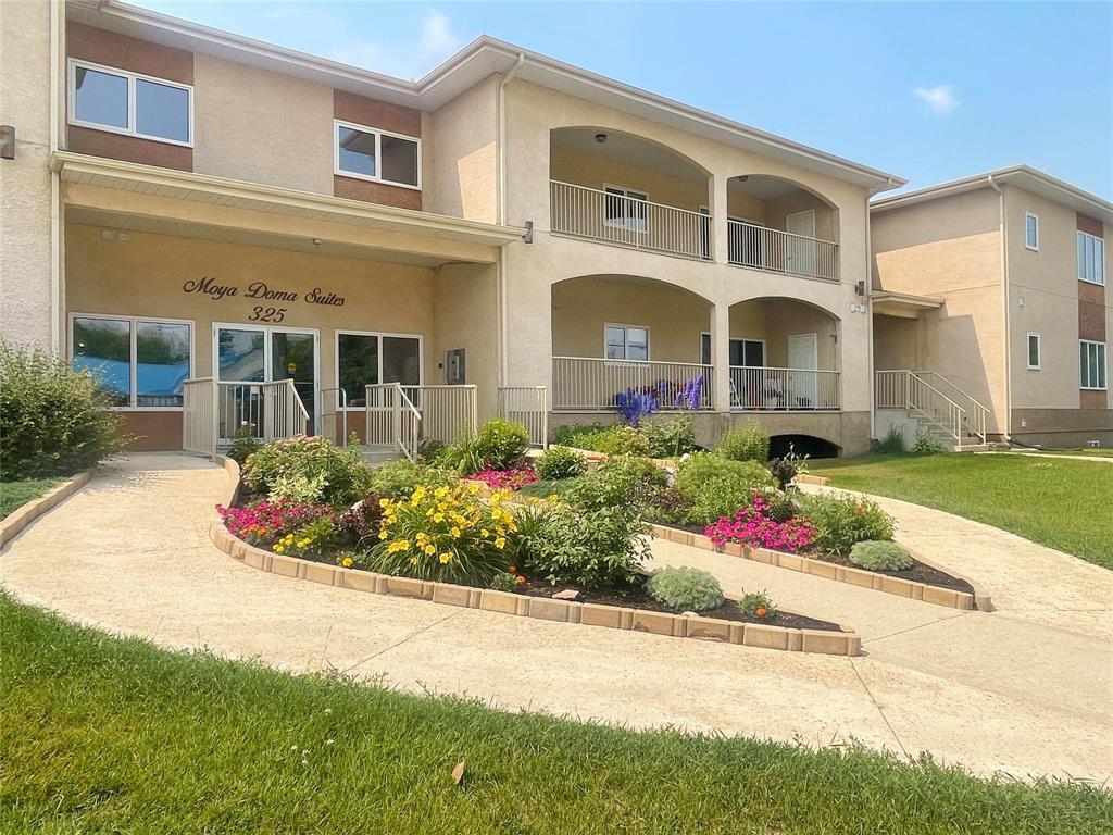 Photo 22 of 204 325 Third Street N, Beausejour MB