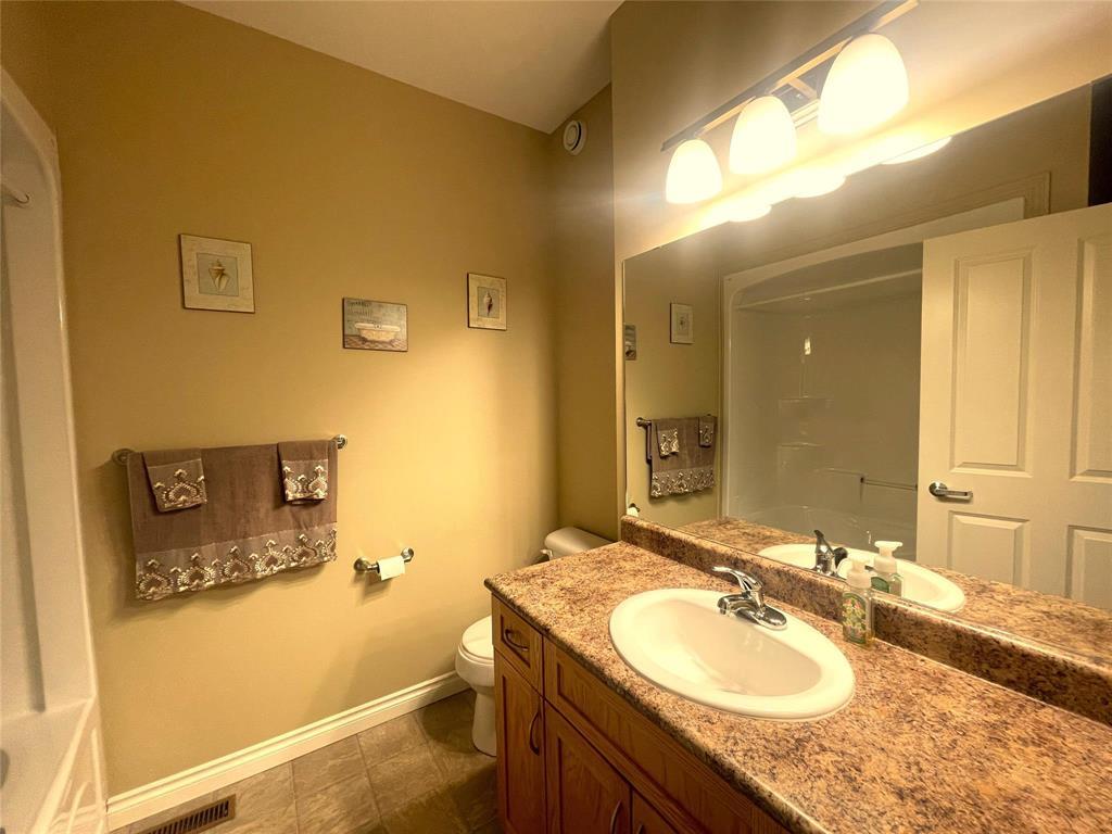 Photo 4 of 204 325 Third Street N, Beausejour MB