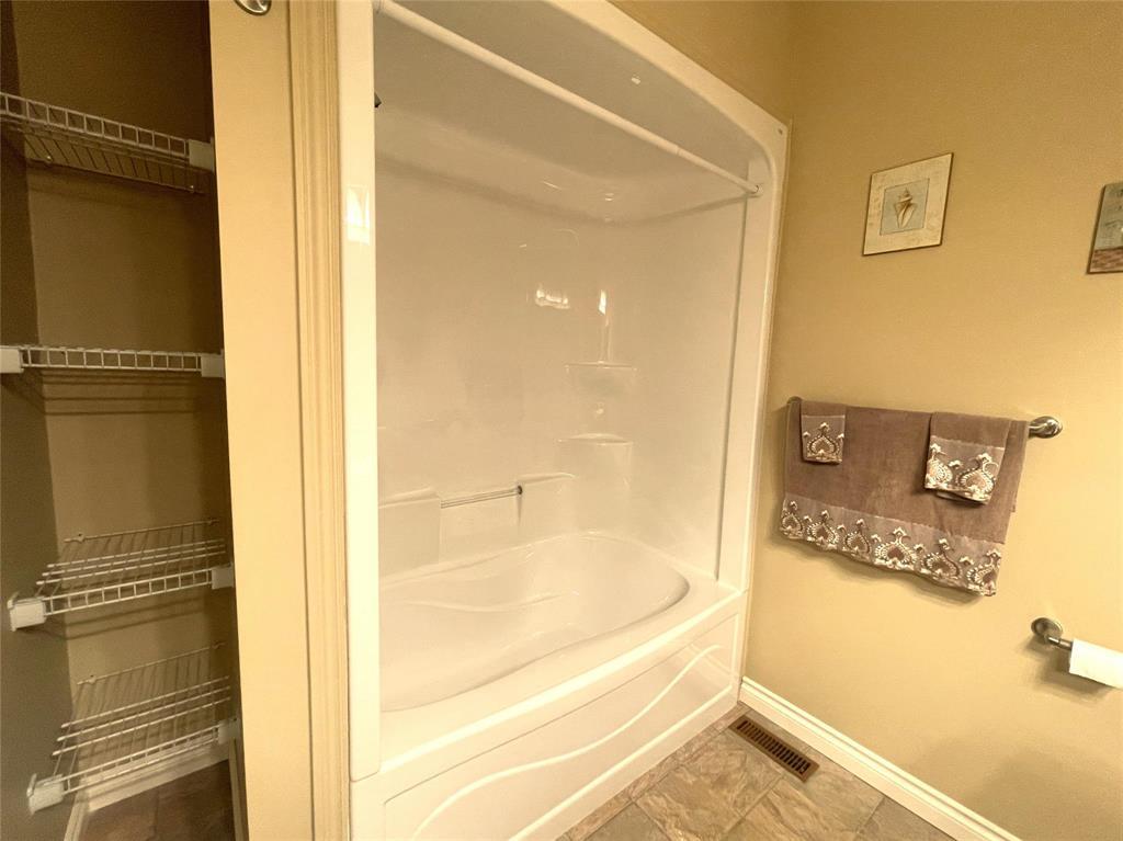 Photo 30 of 204 325 Third Street N, Beausejour MB