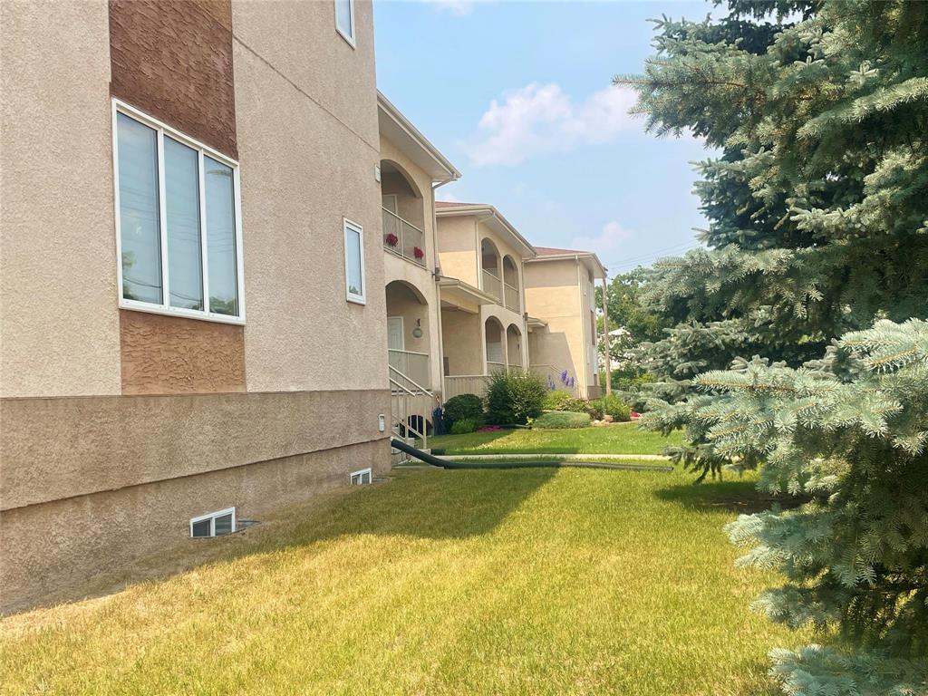 Photo 27 of 204 325 Third Street N, Beausejour MB