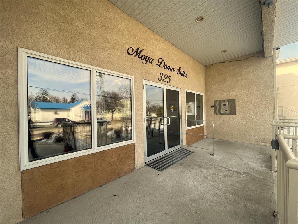 Photo 2 of 204 325 Third Street N, Beausejour MB