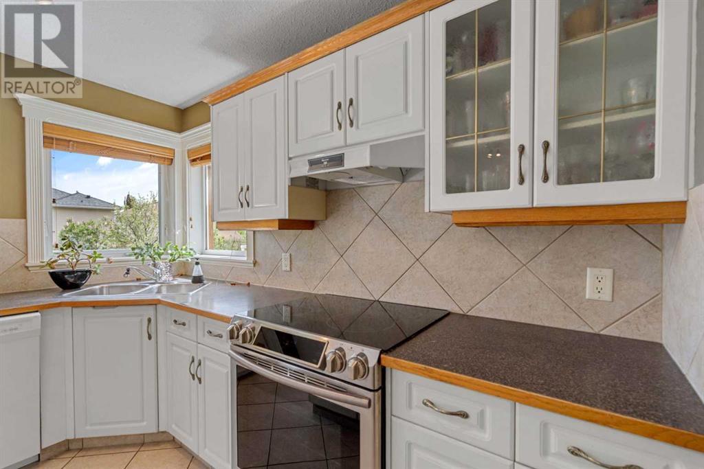 Single Family House for Sale in  Panorama Hills Close NW Panorama Hills Calgary 