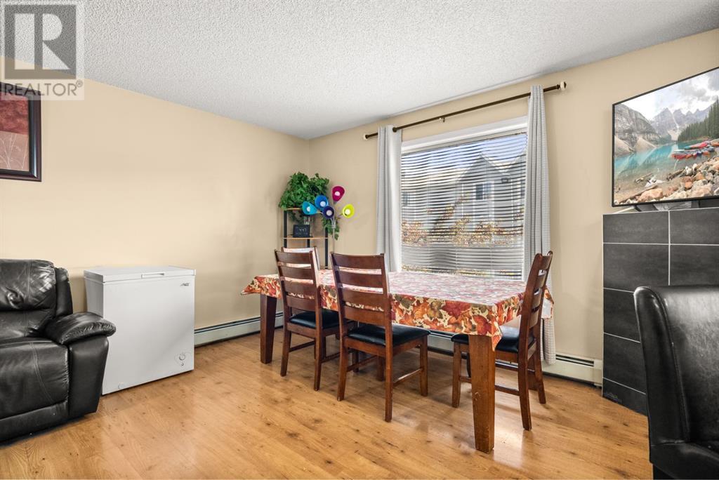 Single Family House for Sale in   Valleyview Park SE Dover Calgary 