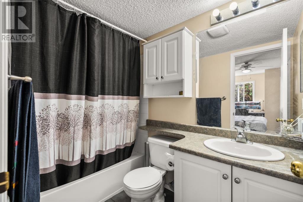 Single Family House for Sale in   Valleyview Park SE Dover Calgary 
