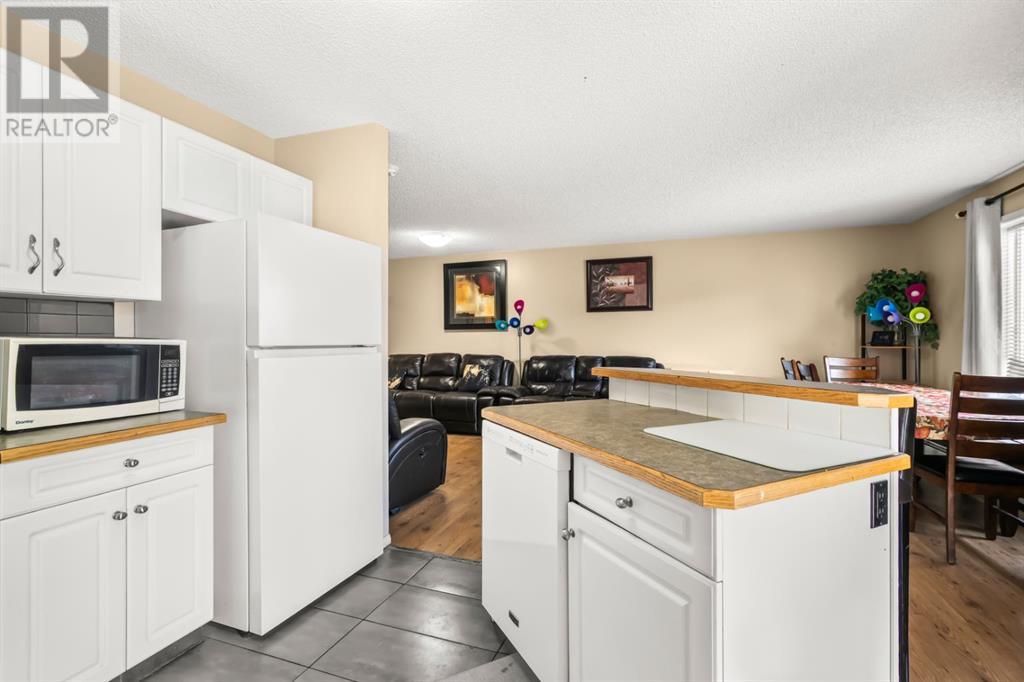 Single Family House for Sale in   Valleyview Park SE Dover Calgary 