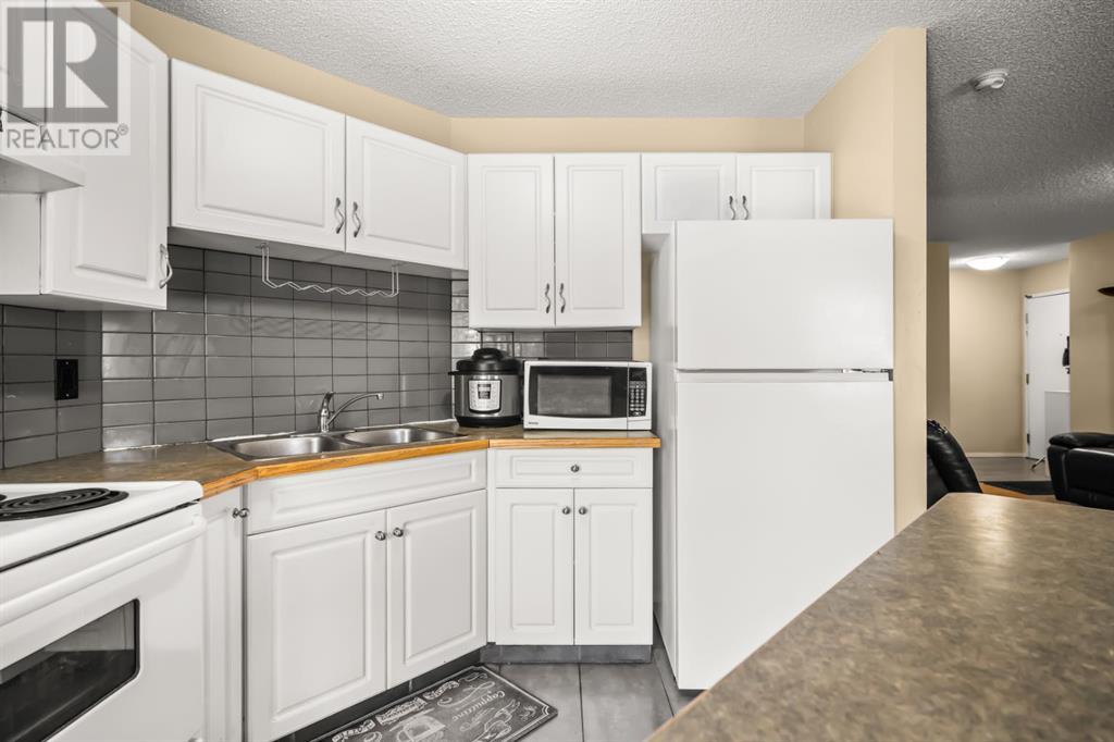 Single Family House for Sale in   Valleyview Park SE Dover Calgary 