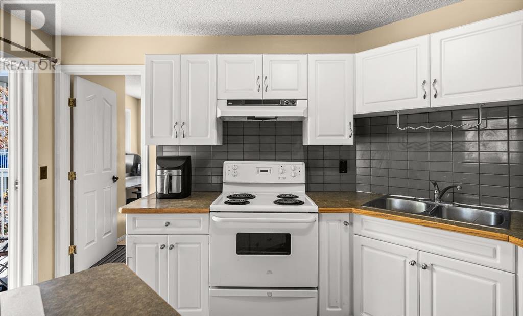 Single Family House for Sale in   Valleyview Park SE Dover Calgary 