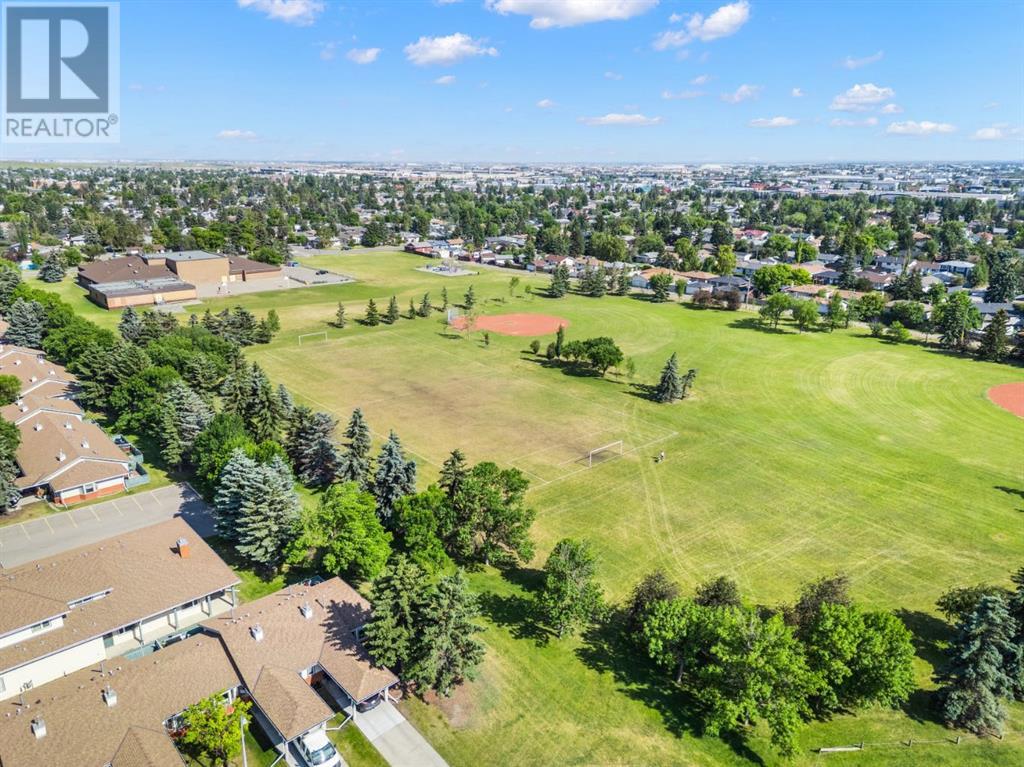 Single Family House for Sale in   Valleyview Park SE Dover Calgary 