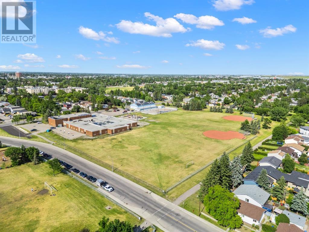 Single Family House for Sale in   Valleyview Park SE Dover Calgary 