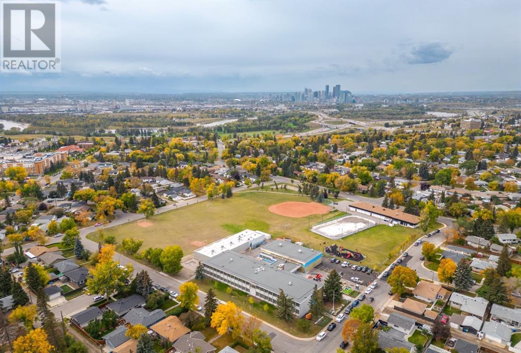 Single Family House for Sale in   Valleyview Park SE Dover Calgary 