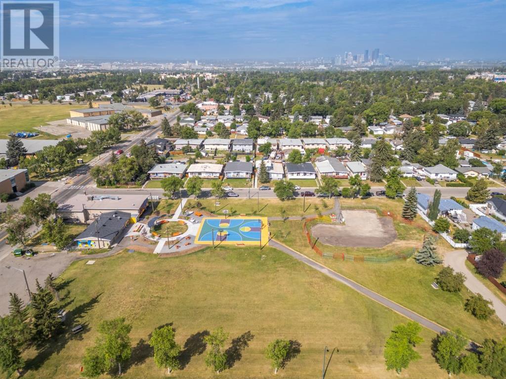 Single Family House for Sale in   Valleyview Park SE Dover Calgary 