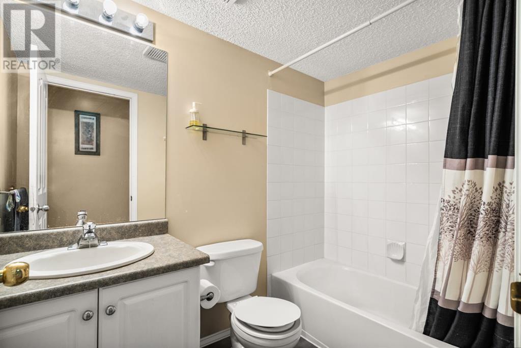 Single Family House for Sale in   Valleyview Park SE Dover Calgary 