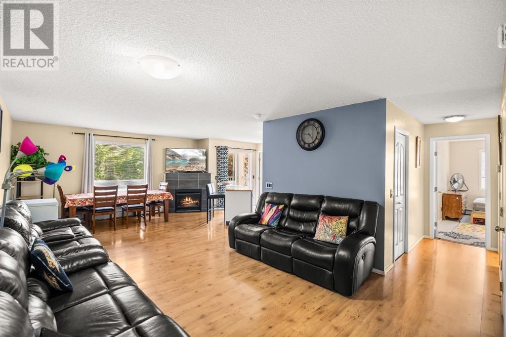 Single Family House for Sale in   Valleyview Park SE Dover Calgary 