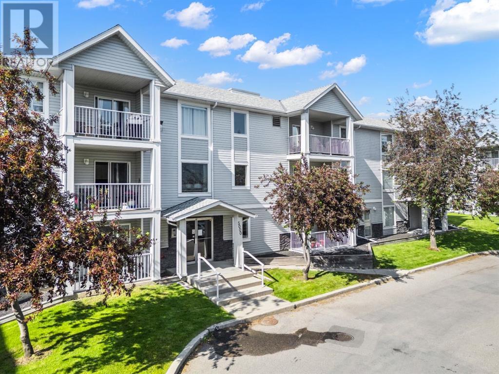 Single Family House for Sale in   Valleyview Park SE Dover Calgary 