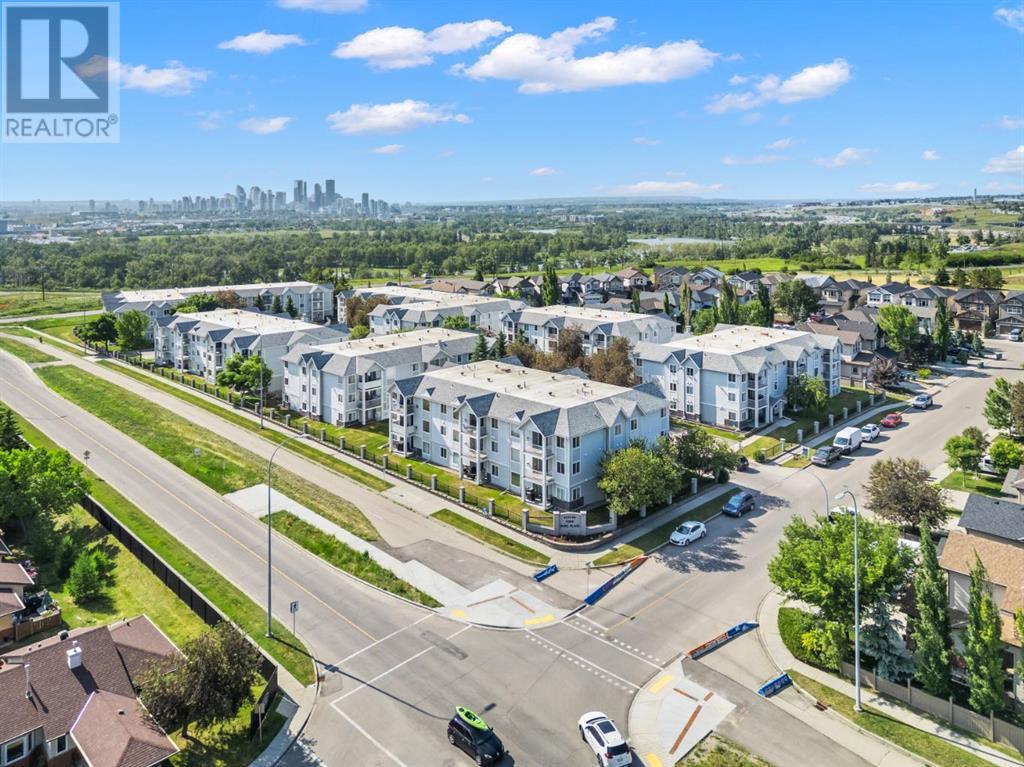 Single Family House for Sale in   Valleyview Park SE Dover Calgary 