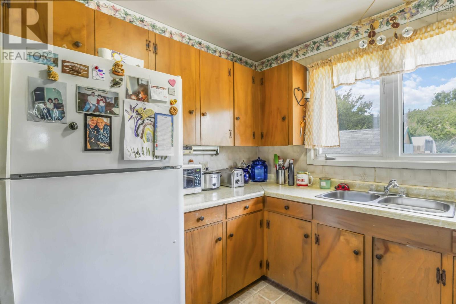 Single Family House Bungalow for Sale in  Garnet Oliver Drive Mount Pleasant 