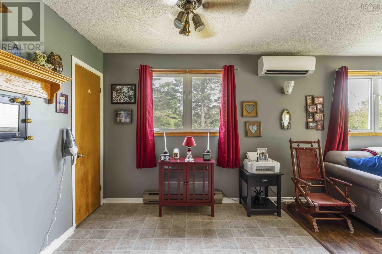 Single Family House Bungalow for Sale in  Garnet Oliver Drive Mount Pleasant 
