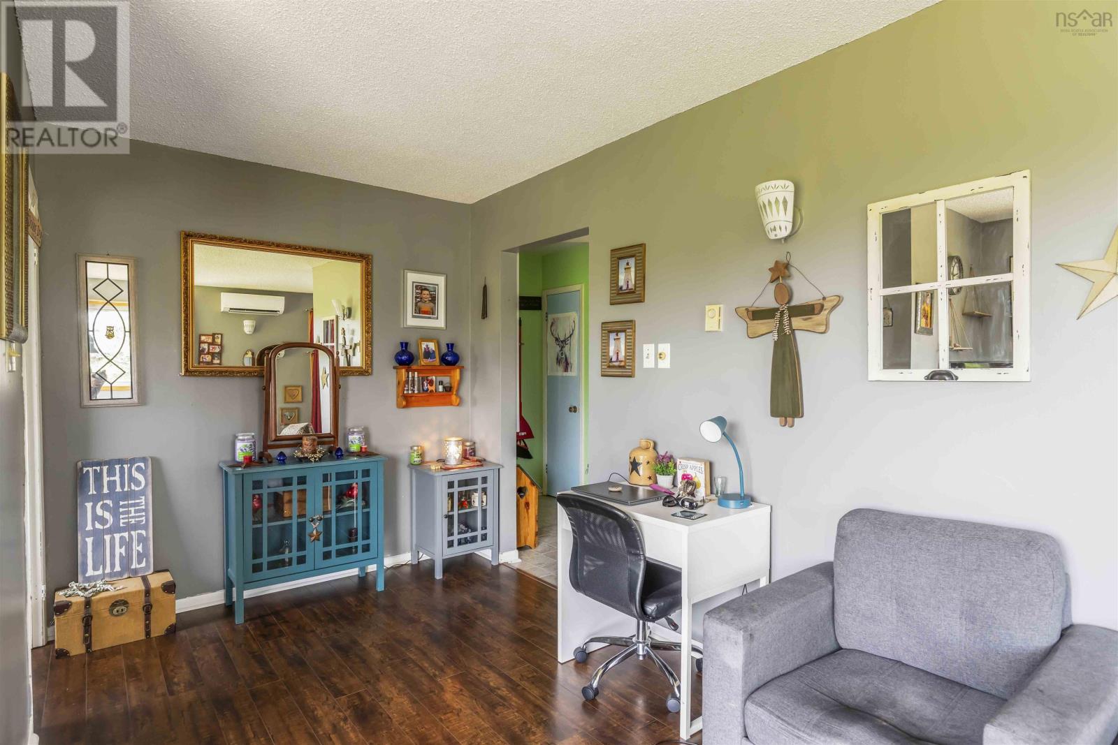 Single Family House Bungalow for Sale in  Garnet Oliver Drive Mount Pleasant 