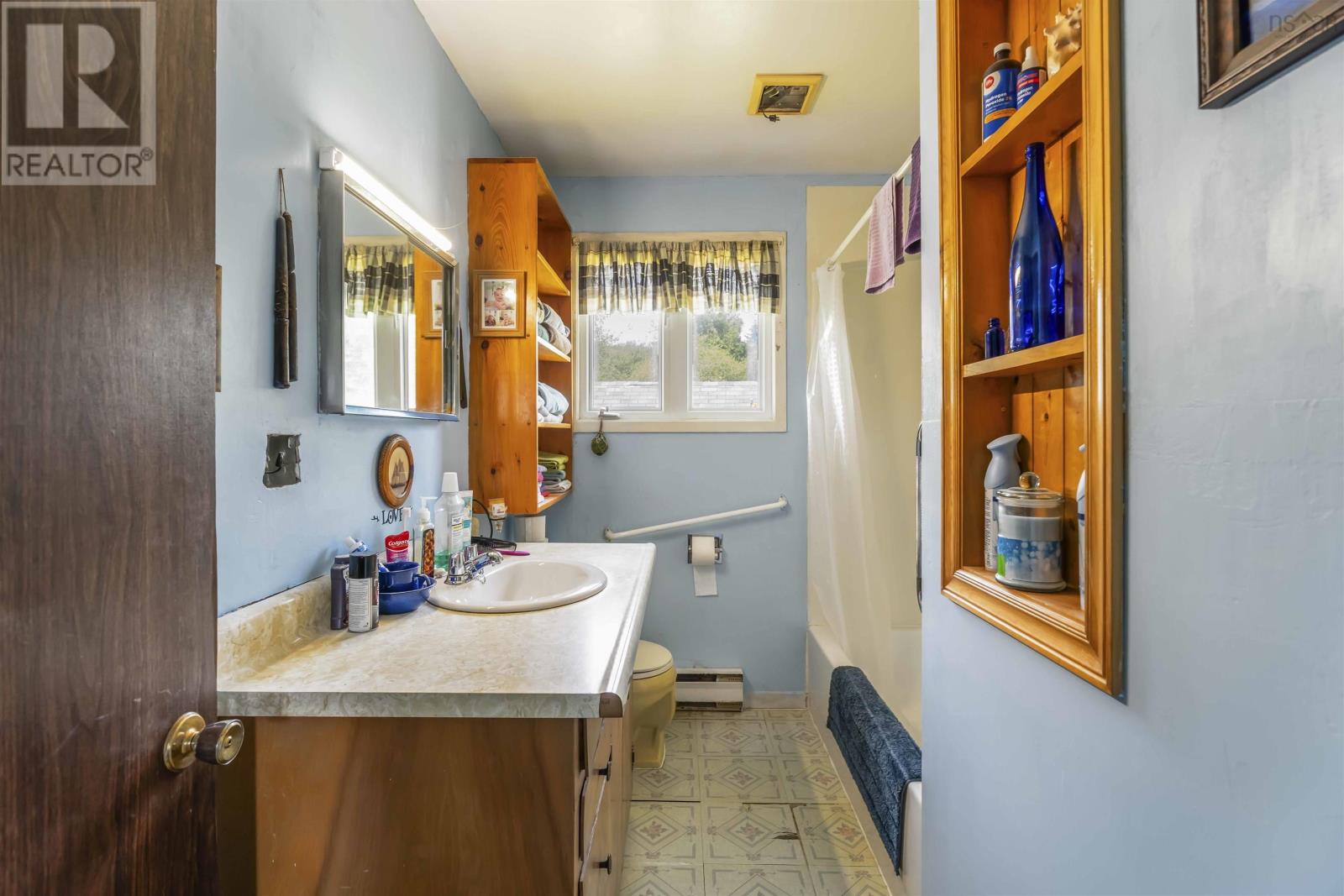 Single Family House Bungalow for Sale in  Garnet Oliver Drive Mount Pleasant 
