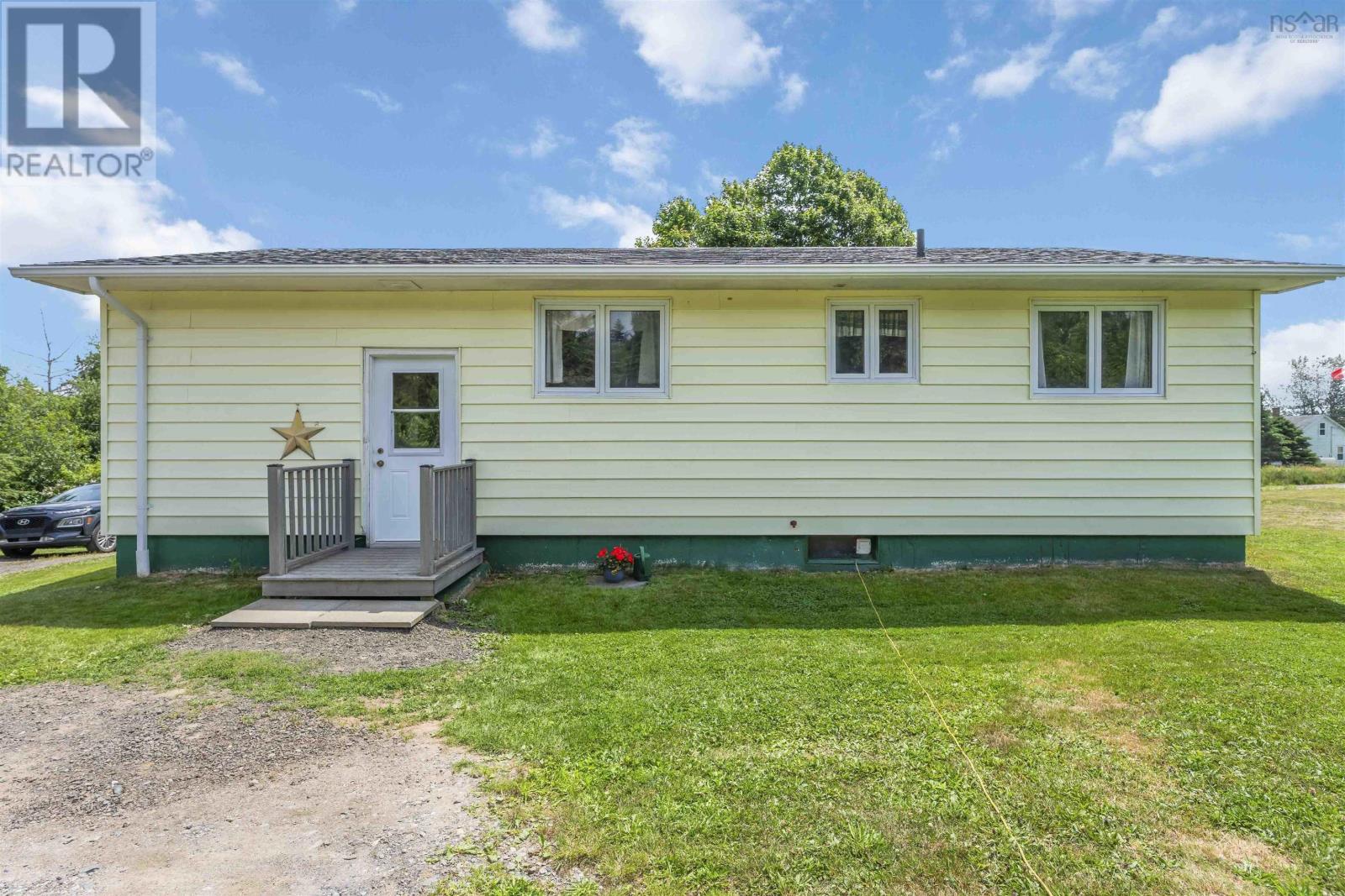 Single Family House Bungalow for Sale in  Garnet Oliver Drive Mount Pleasant 
