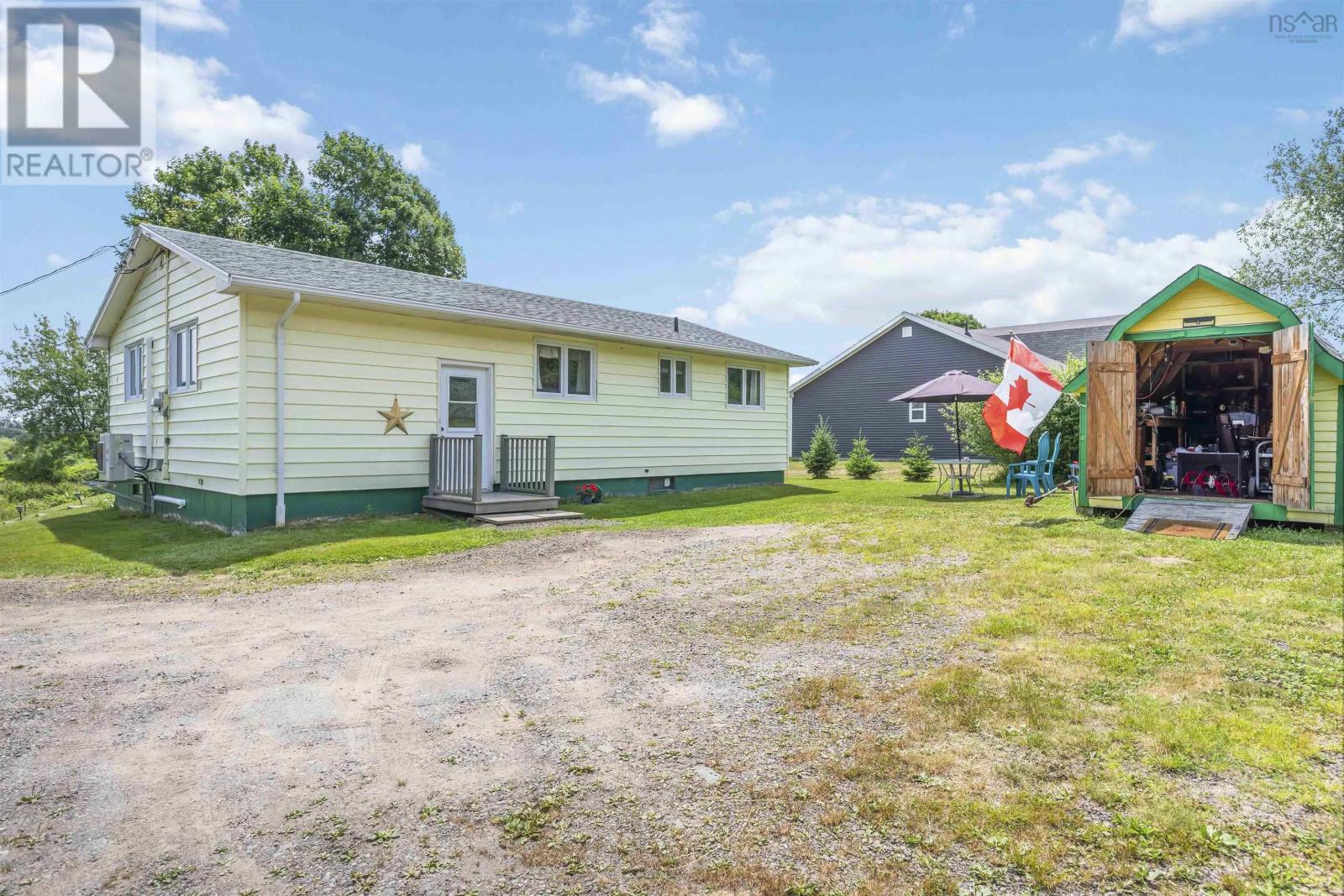 Single Family House Bungalow for Sale in  Garnet Oliver Drive Mount Pleasant 