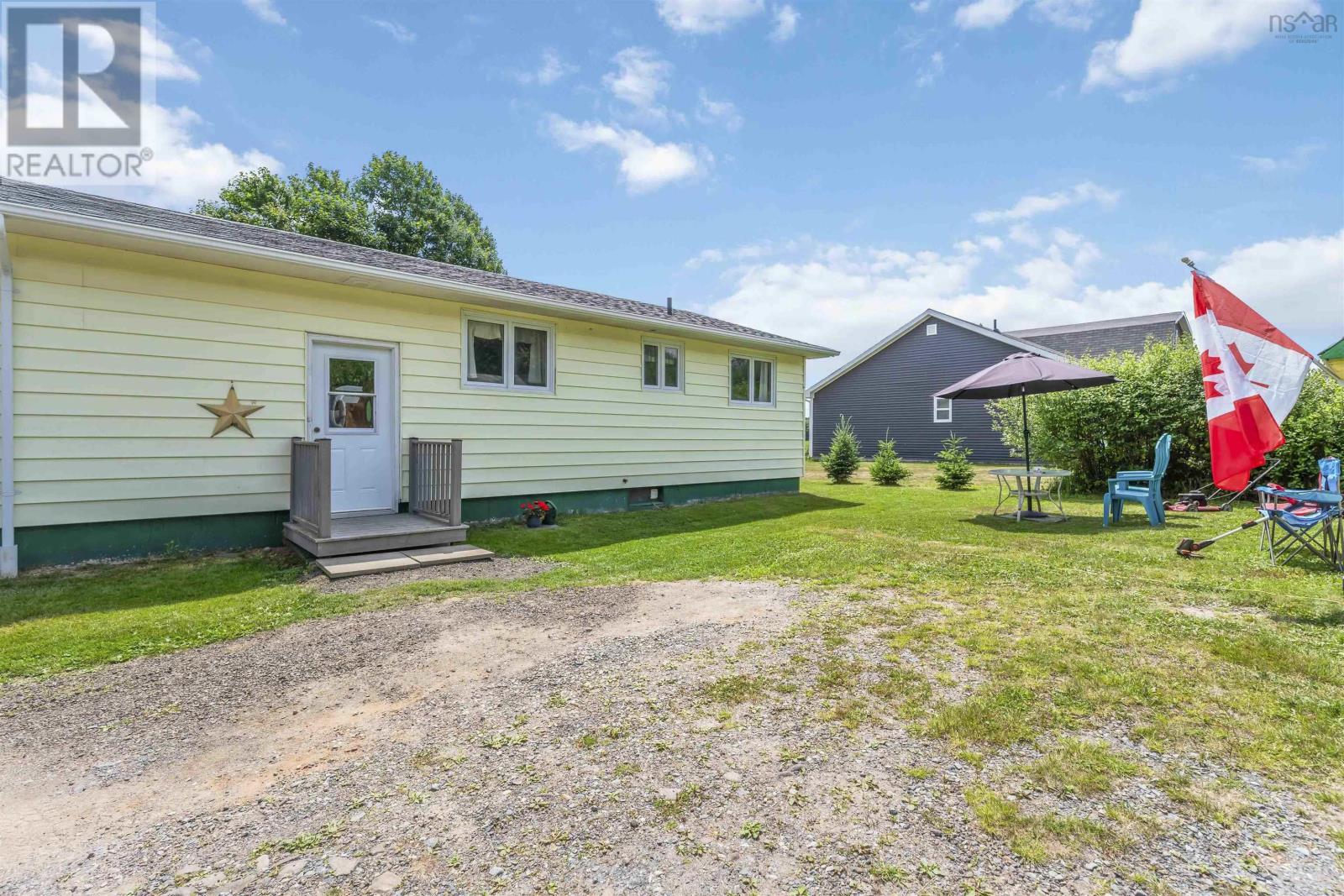 Single Family House Bungalow for Sale in  Garnet Oliver Drive Mount Pleasant 