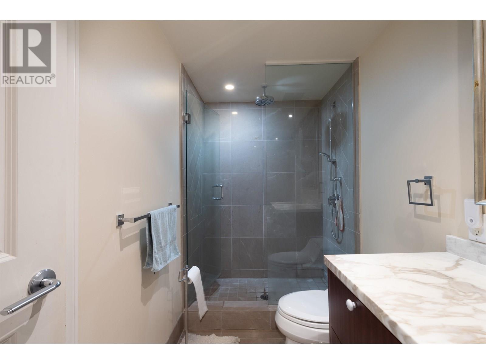 300 533 WATERS EDGE CRESCENT, West Vancouver