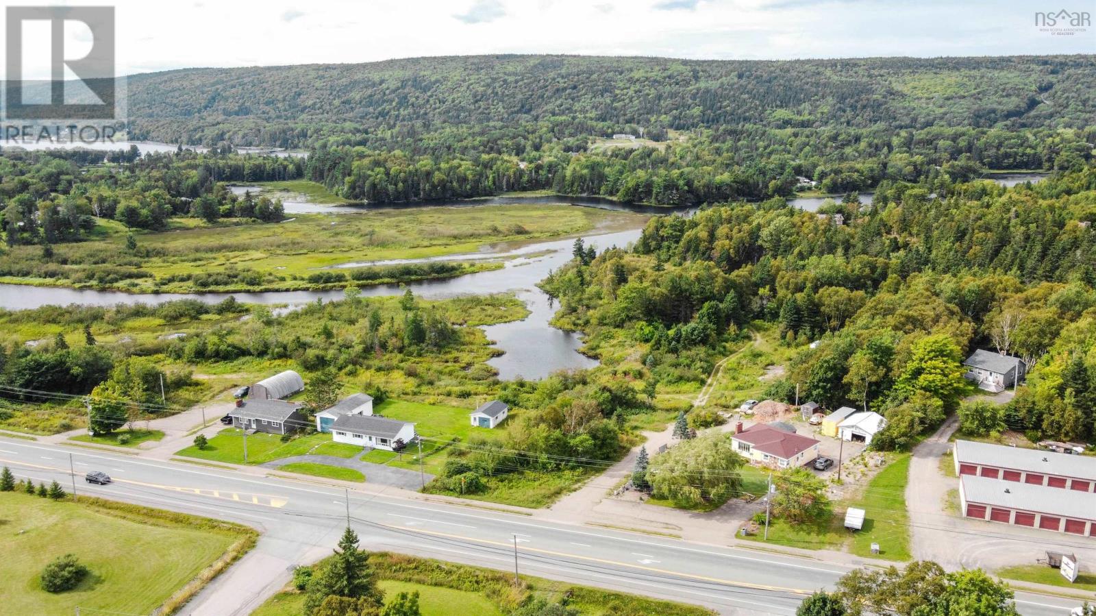 Property 17 of 19 of 2002-2 Kings Road