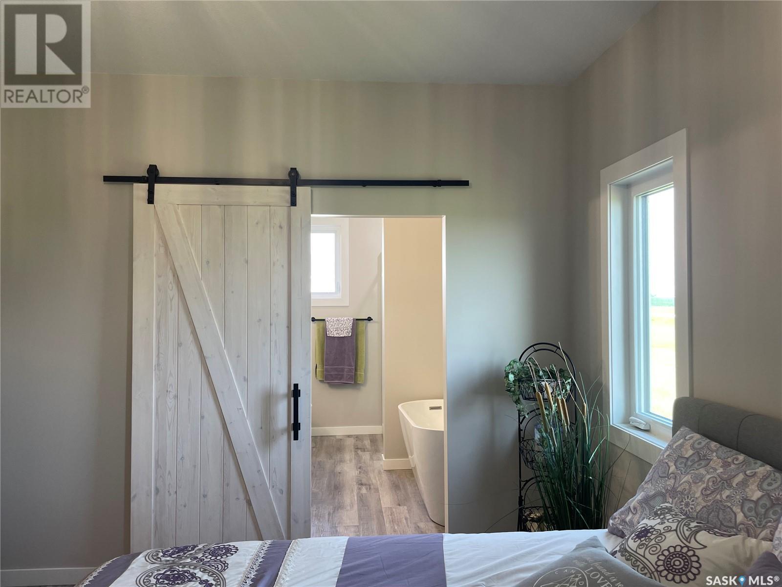 Photo 11 of 715 Doghide Drive, Tisdale SK
