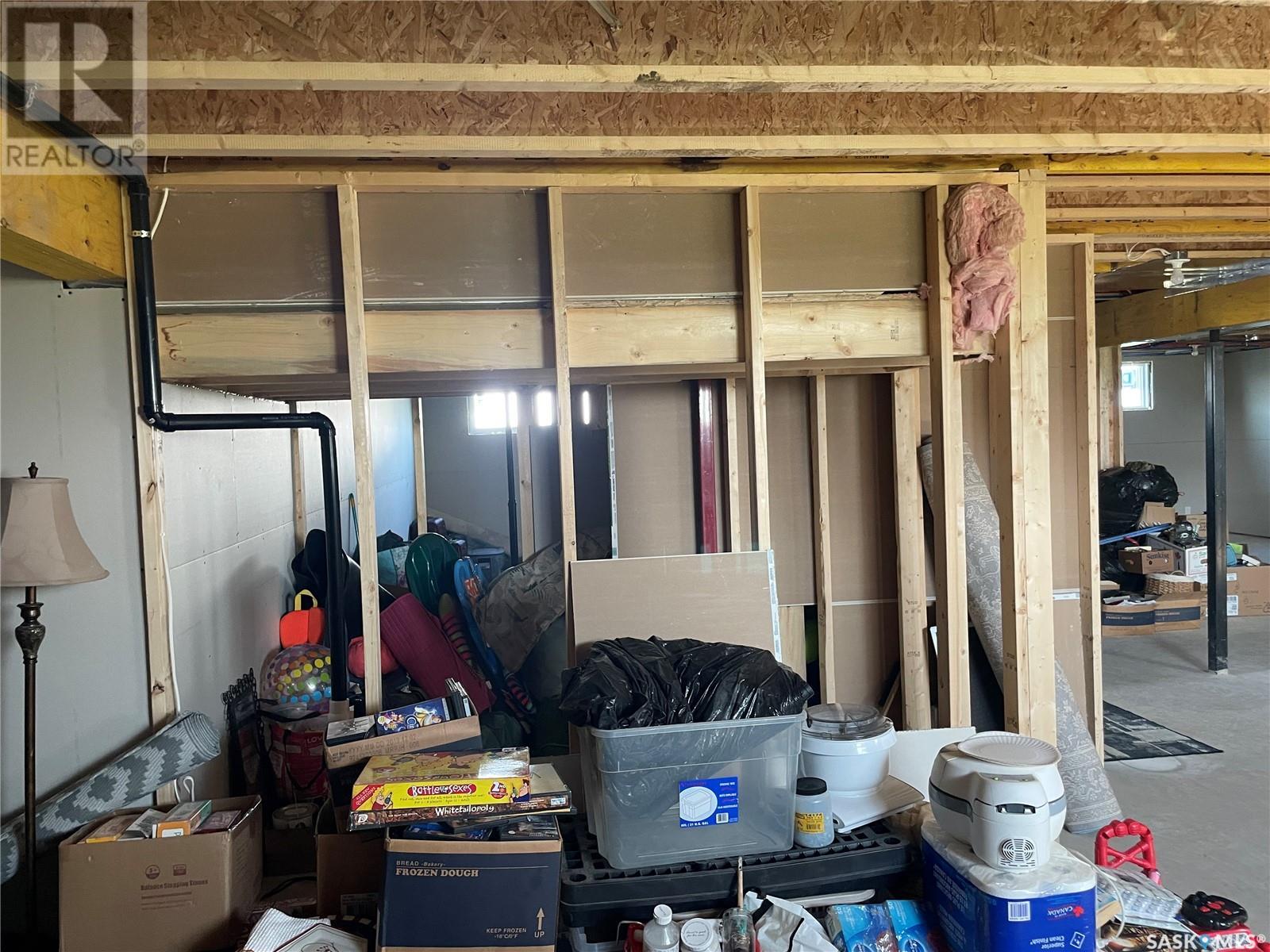 Photo 10 of 715 Doghide Drive, Tisdale SK