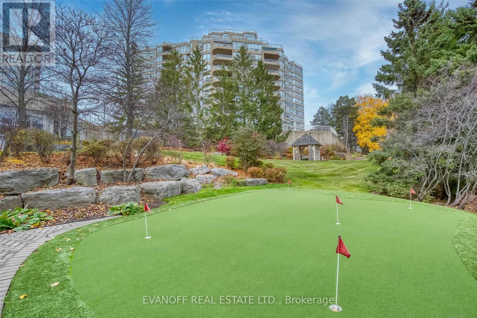Photo 13 of 832 10 Guildwood Parkway, Toronto ON