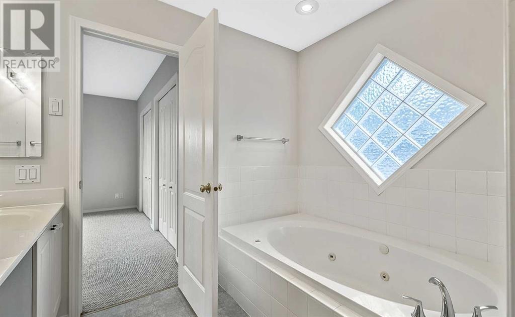 Single Family House for Sale in  Somerside Park SW Somerset Calgary 