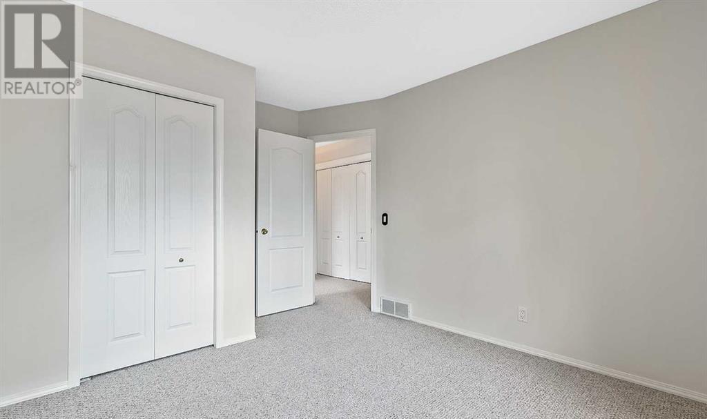 Single Family House for Sale in  Somerside Park SW Somerset Calgary 
