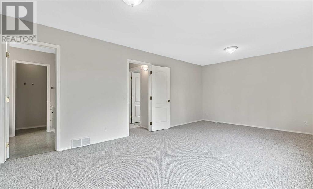 Single Family House for Sale in  Somerside Park SW Somerset Calgary 