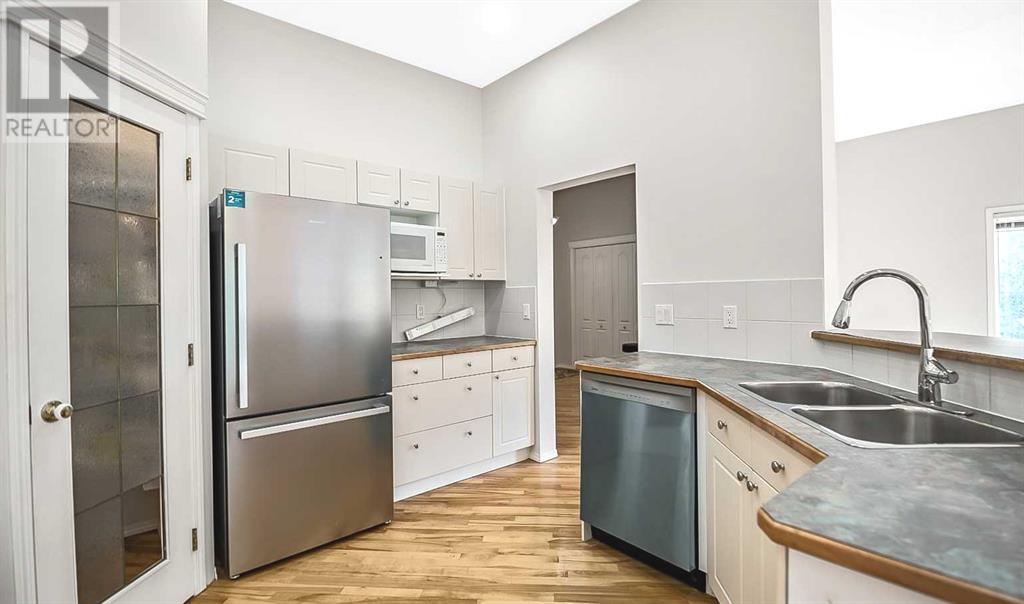 Single Family House for Sale in  Somerside Park SW Somerset Calgary 