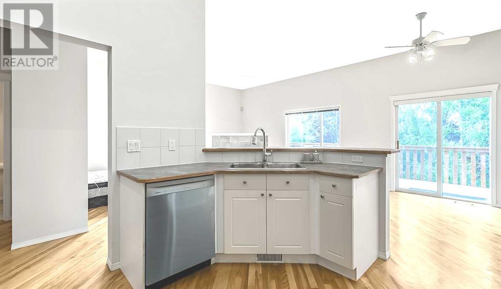 Single Family House for Sale in  Somerside Park SW Somerset Calgary 