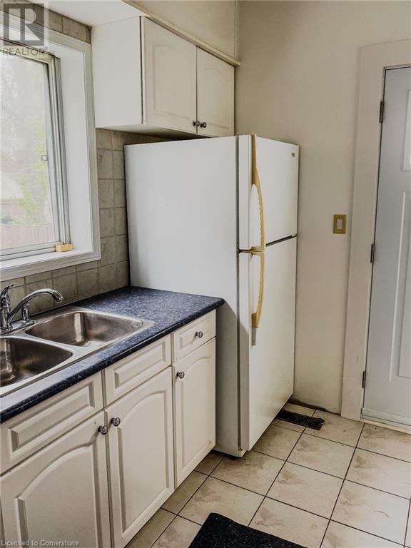 Photo 5 of 509 Colborne Street, Brantford ON