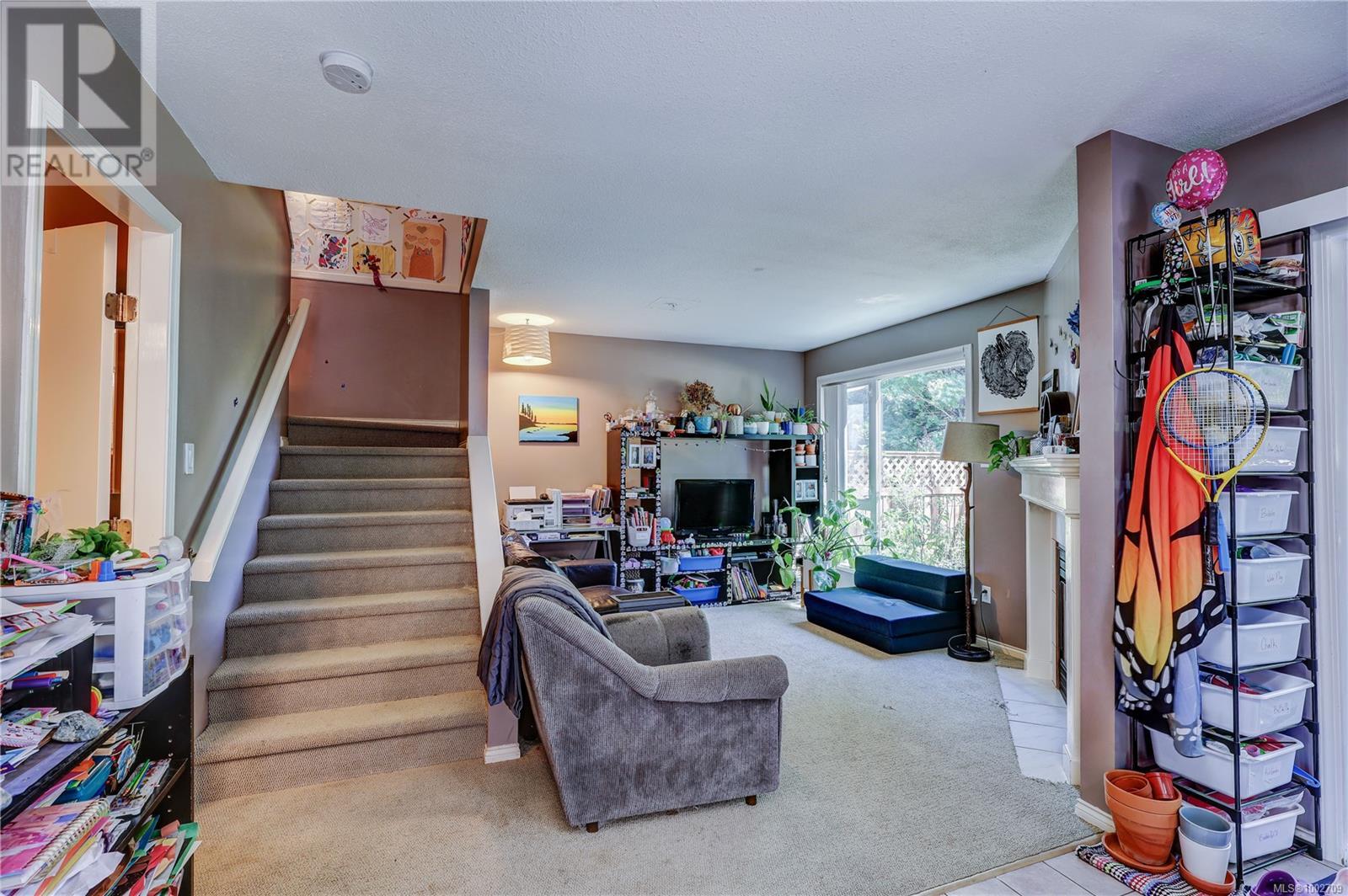 Photo 5 of 1621 Creekside Dr, Nanaimo BC