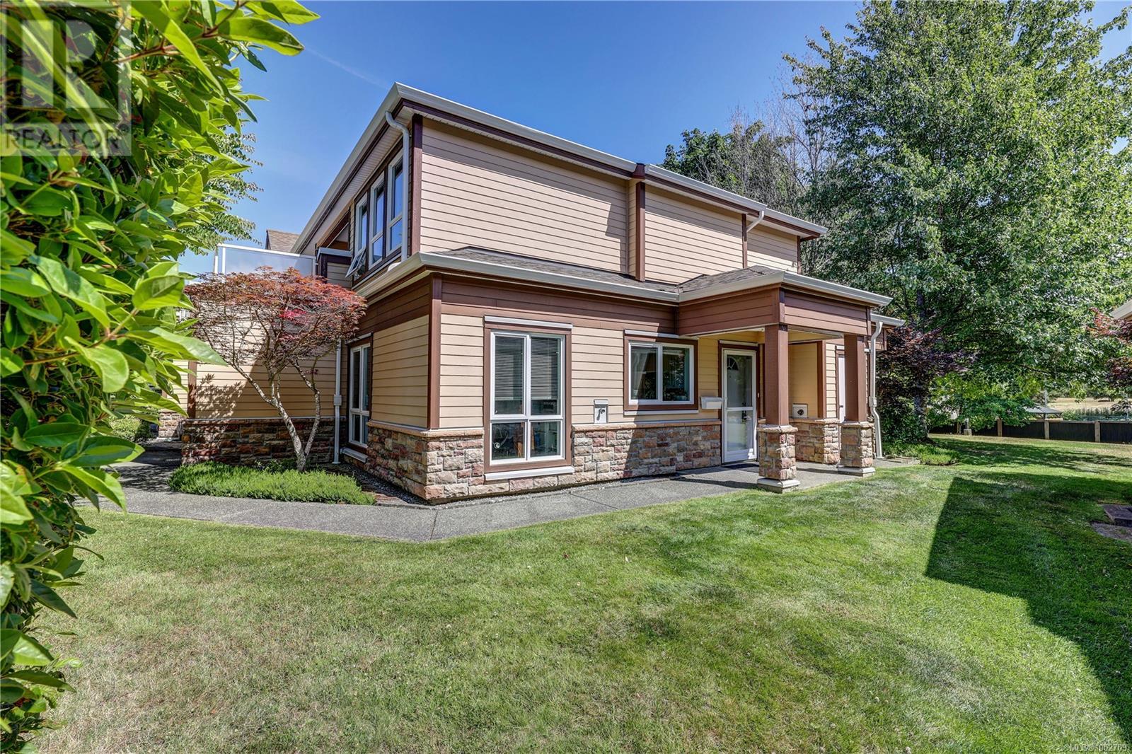 Photo 3 of 1621 Creekside Dr, Nanaimo BC