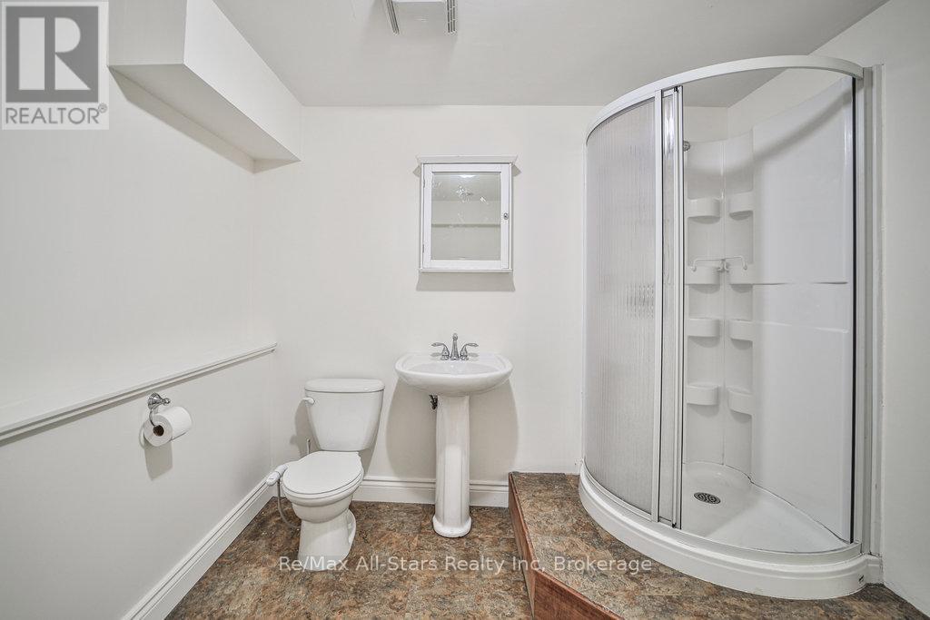 Photo 22 of 410 Etwell Road, Huntsville ON