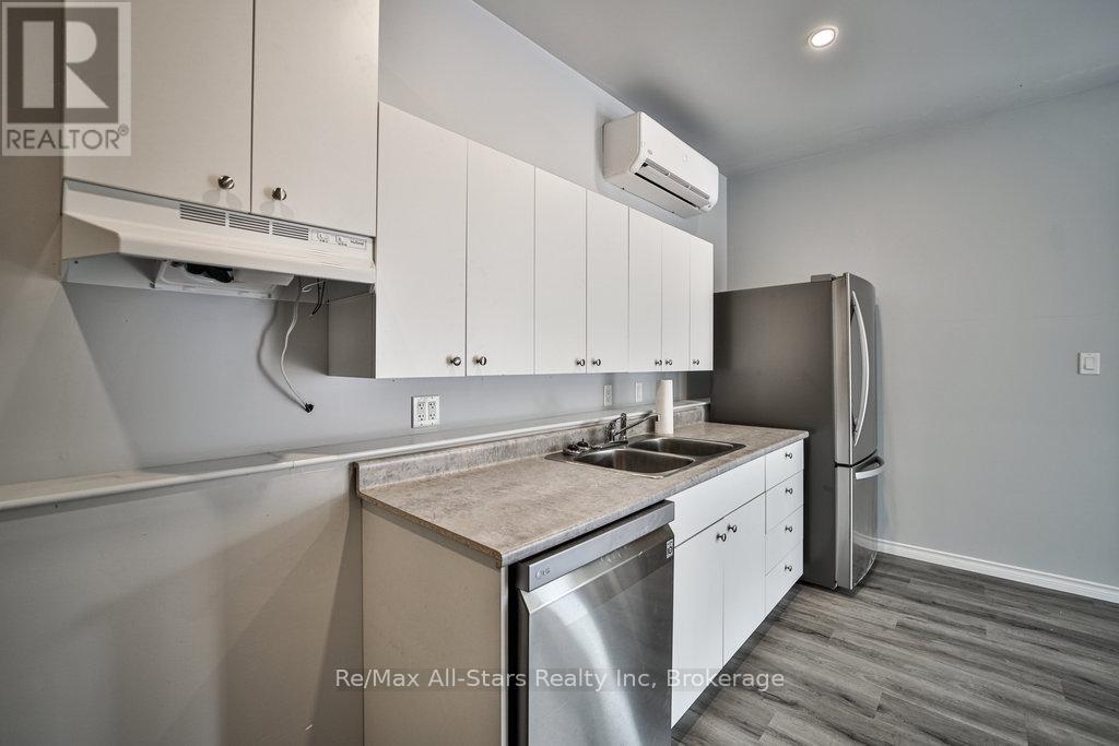Photo 25 of 410 Etwell Road, Huntsville ON