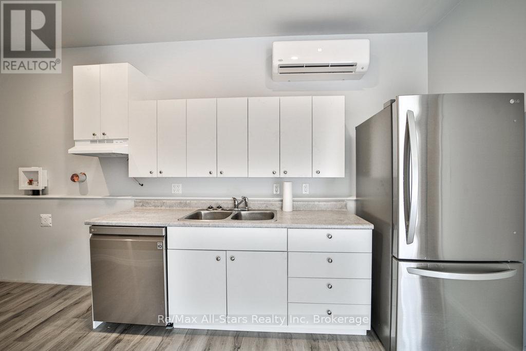 Photo 26 of 410 Etwell Road, Huntsville ON
