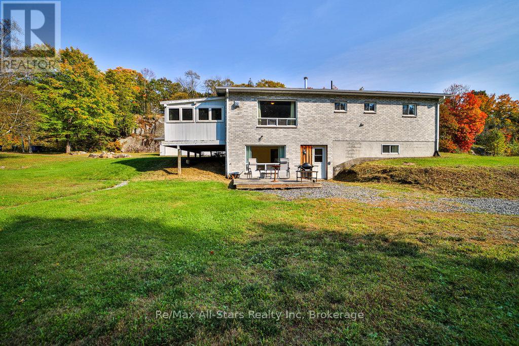 Photo 36 of 410 Etwell Road, Huntsville ON