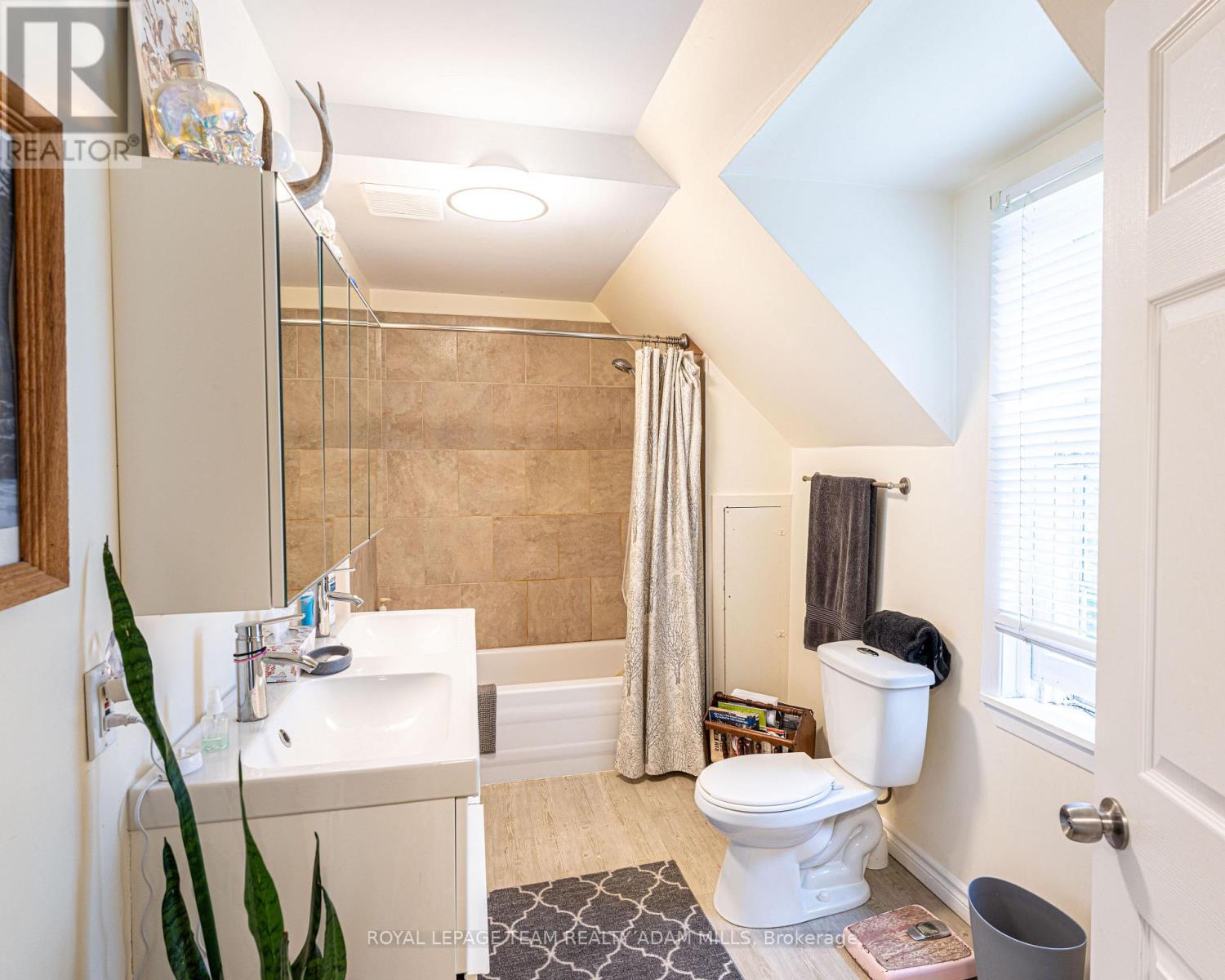Photo 43 of 6607 6613 Fourth Line Road, Ottawa ON