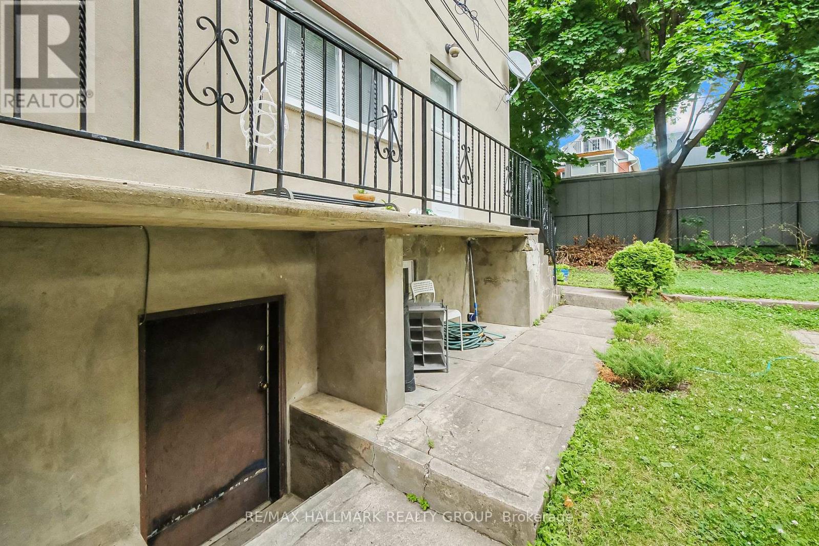Photo 23 of 113 113 1 2 Fairmont Avenue, Ottawa ON