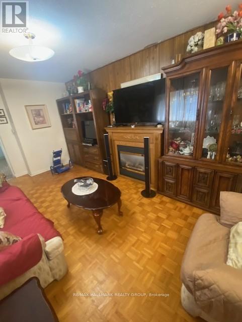 Photo 8 of 113 113 1 2 Fairmont Avenue, Ottawa ON