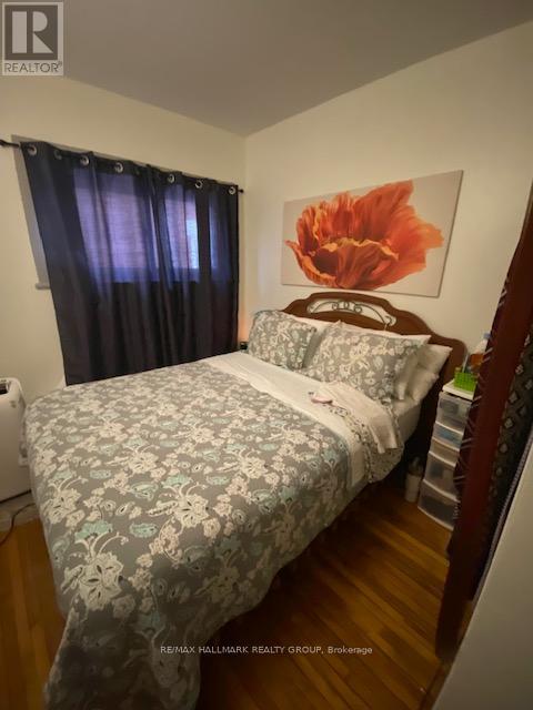 Photo 8 of 115 115 1 2 Fairmont Avenue, Ottawa ON