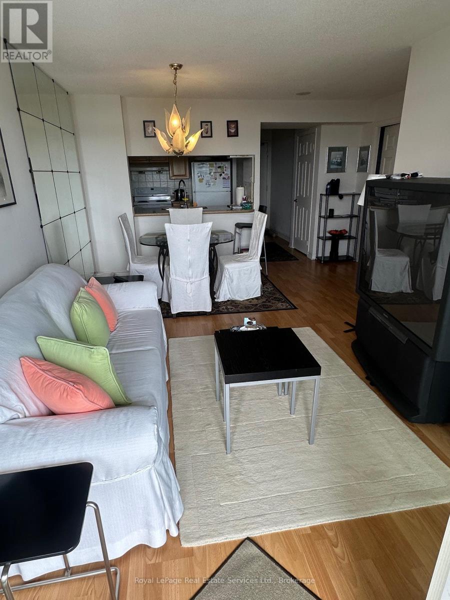 Photo 2 of 1239 18 Mondeo Drive, Toronto ON